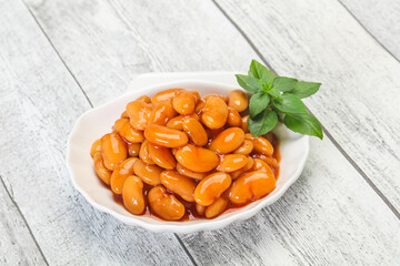 White beans with tomato sauce