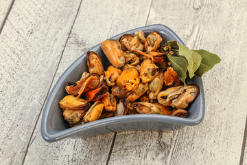 Pickled mussels in the bowl