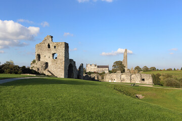 Fototapeta na wymiar ruins of the historic fortress at Trim near Dublin, Ireland