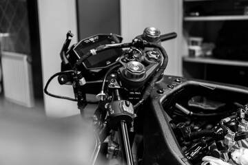 Fototapeta na wymiar Motorrad Motorbike Motorcycle Garage Werkstatt Bremsen Reifen