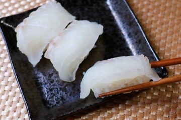 鯛(たい)の握り寿司