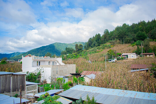 casas y arquitectura de aldeas y siembras 