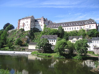 Fototapeta na wymiar Panoramablick Schloss Weilburg, Residenstadt an der Lahn in Hessen