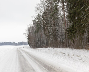 Obraz premium narrow unpaved road