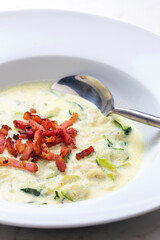 zucchini soup with fried bacon