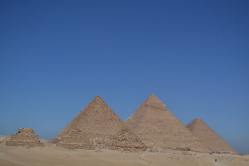 pyramids of giza
