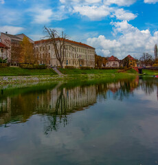 Fototapeta premium reflection of the old house in the water