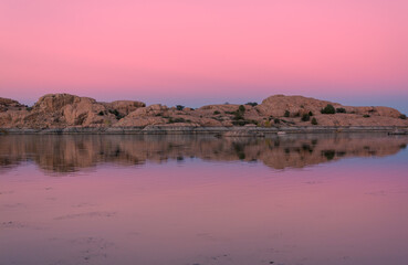 Obraz premium Sunset Reflection at Willow Lake Prescott Arizona
