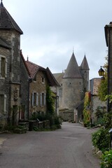 Fototapeta na wymiar castle in the village in burgundy 