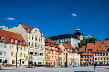 weißenfels, deutschland - marktplatz mit schloss