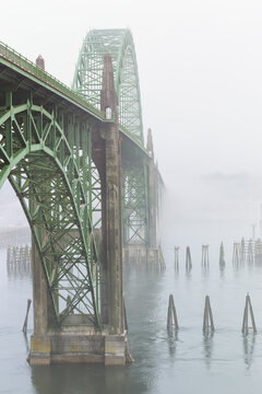 Br&uuml;cke im Nebel