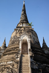Fototapeta premium Ayutthaya was founded in 1351 by King U Thong, who proclaimed it the capital of his kingdom, often referred to as the Ayutthaya kingdom or Siam. It is named after the ancient Indian city of Ayodhya. 