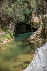 Fototapeta na wymiar Río en el Parque Nacional El Cubano en Topes de Collantes Cuba