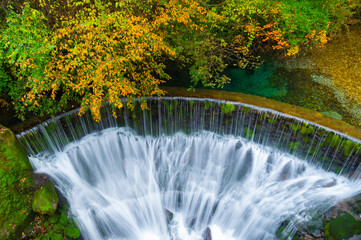 Fototapeta premium Autumn scenery of Muyu Xiangxiyuan in Shennongjia, Hubei, China 