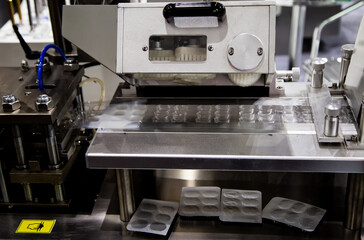 Capsule blister packing machine in pharmaceutical industrial