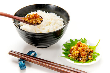 醤油の実と御飯