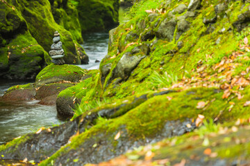 日本　宮崎県の高千穂、天安河原の積み石