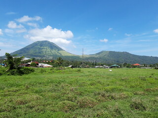 Fototapeta premium Beautiful mountain scenery with clear sky at Manado, Indonesia