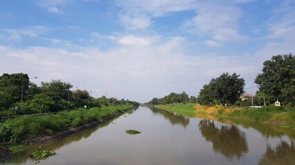 The atmosphere of the aqueduct has a beautiful ecosystem.