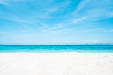 Fototapeta na wymiar Beautiful beach and tropical sea,Krabi, Thailand .Tropical landscape