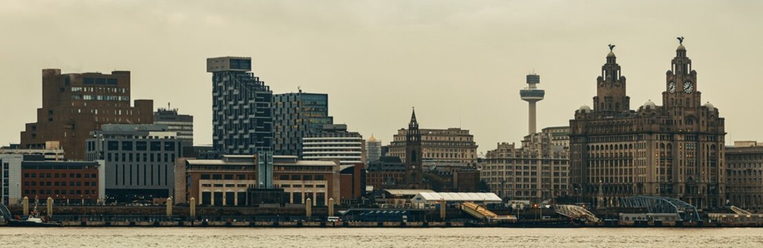 Liverpool skyline © rabbit75_fot
