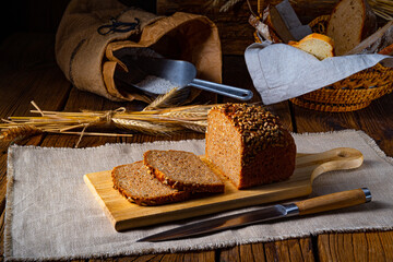 Moist wholemeal bread, crushed or ground whole grain