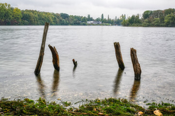 Fototapeta premium Der Töppersee in Duisburg im Herbst