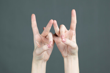 Yoga mudra for enteritis and colitis treatment hand palm