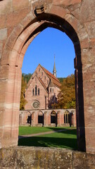 Blick auf die Marienkapelle und Kreuzgang im ehemaligen Kloster St. Peter und Paul in Calw-Hirsau,...