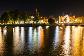 Der Burgsee in Schwerin bei Nacht