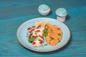 Delicious and hearty pelingas with mashed potatoes and pepper