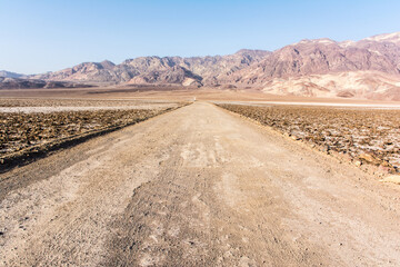 Fototapeta na wymiar Dirty path - Death Valley