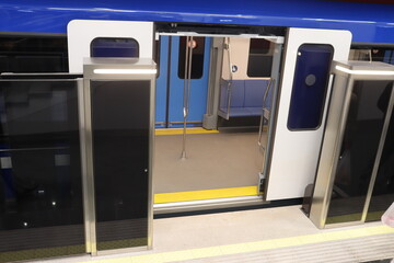 platform security doors in european subway