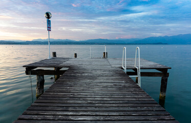Naklejka premium Steg der Promenade am Gardasee