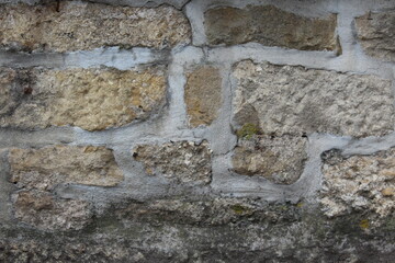 Unregelmäßige Natursteinmauer