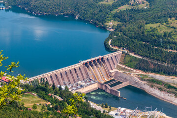 The hydroelectric power station on the Lake Perucac and river Drina, Bajina Basta, Serbia. - obrazy, fototapety, plakaty