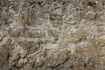 Unregelmäßige Natursteinmauer