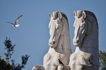 Fototapeta na wymiar Sculpture of horses