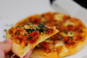 家で食べる宅配ピザ