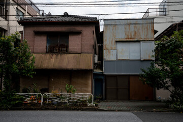 日本の古い住宅 2階建一軒家 土地 一戸建て モルタルアパート 下宿 Wall Mural Hirota 日本の古い住宅 2階建一軒家 土地 一戸建て モルタルアパート 下宿 Wall Mural Hirota