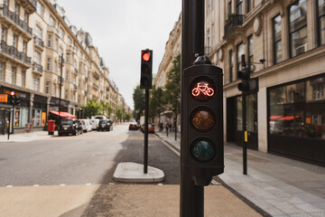 red cycle traffic light in the city of London