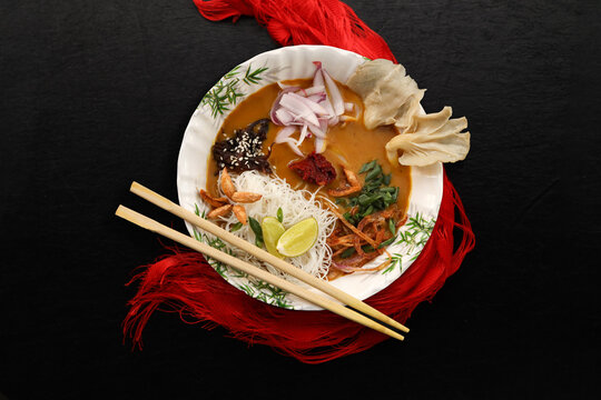 Burmese (Myanmar) moh hin khar