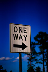 one way traffic sign