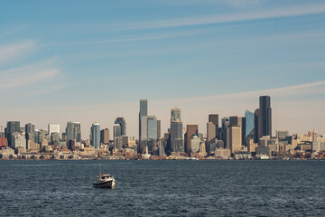 Obraz premium Puget Sound with the Seattle Skyline in the background
