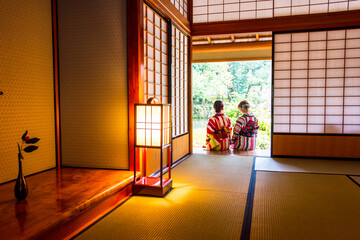 室の行灯と和装姿イメージ