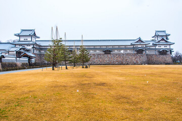 二の丸広場と五十間長屋