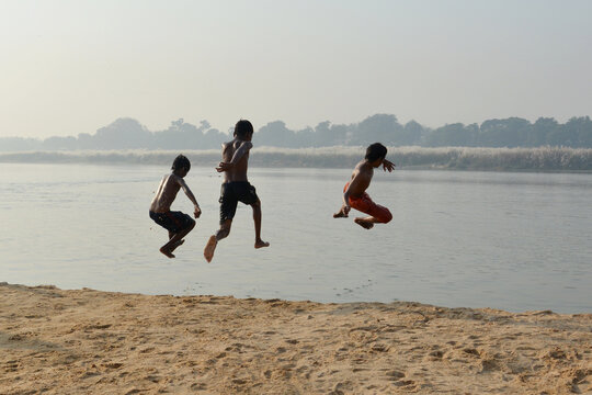 chaild jump whater