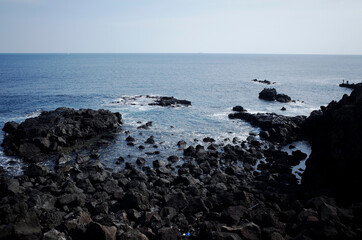 고요하고 잔잔한 바다의 풍경