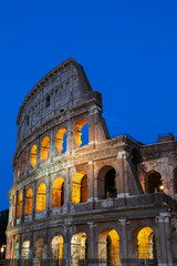 Obraz premium Colosseum Amphitheatre At Night In Rome, Italy