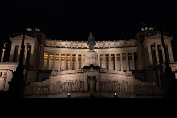 Obraz na płótnie Canvas Altar of the Fatherland at Night In Rome, Italy
